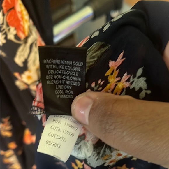 Torrid Duster Cardigan Womens Size 5/6 Blue Floral Open Front Sheer Kimono Hi-Lo - Picture 3 of 8